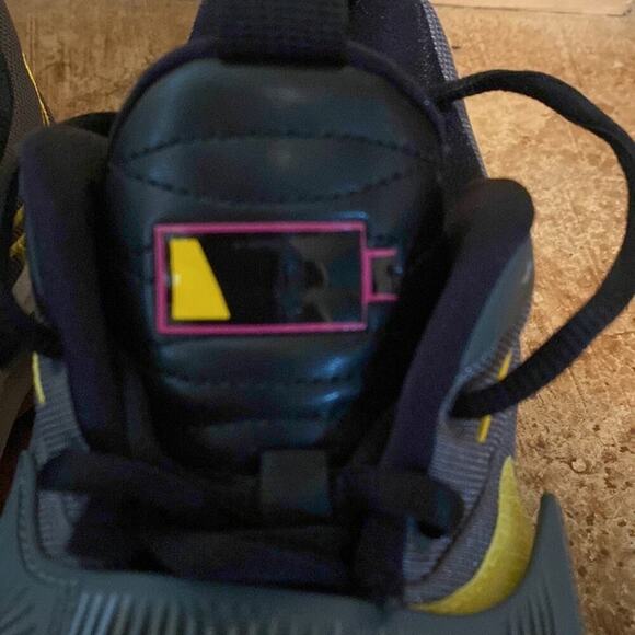 NIKE men’s grey and yellow Giannis‎ Zoom Freak 3 basketball sneaker shoes main image 4